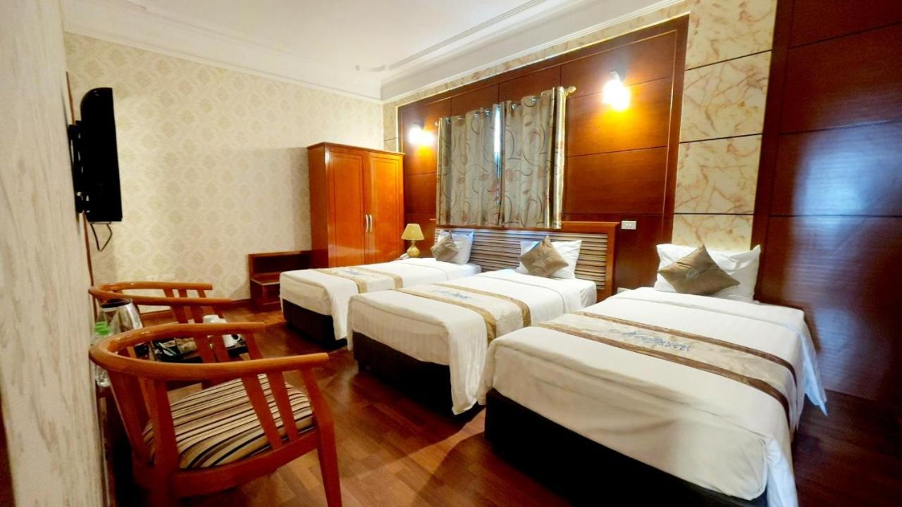 Moon View Hotel - 65 Cua Bac - By Bay Luxury Ханой Екстериор снимка
