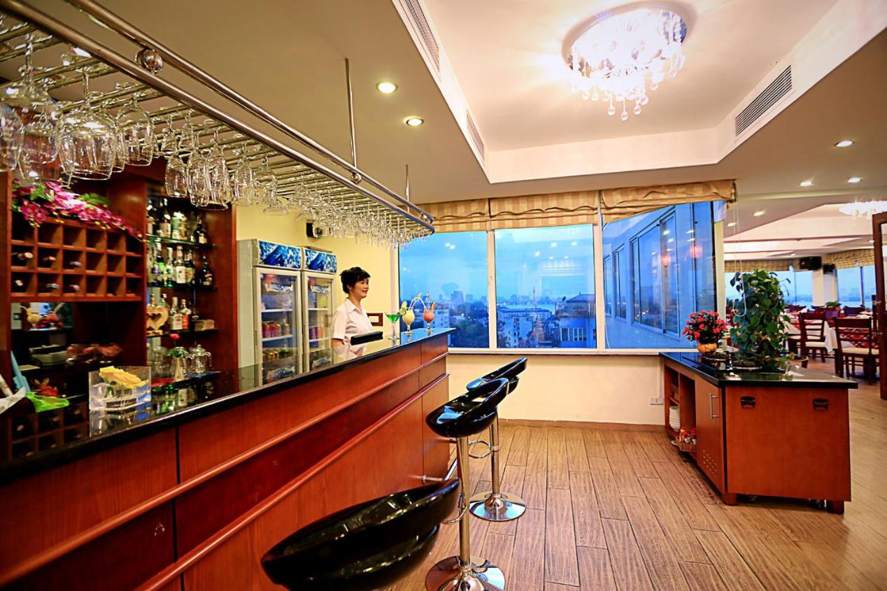 Moon View Hotel - 65 Cua Bac - By Bay Luxury Ханой Екстериор снимка