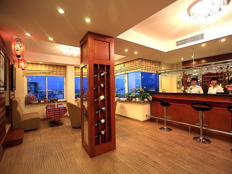 Moon View Hotel - 65 Cua Bac - By Bay Luxury Ханой Екстериор снимка